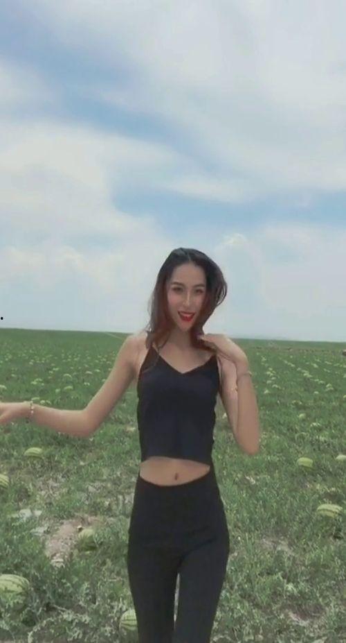 小刘在线直播吃瓜视频,带你领略网络红人的魅力瞬间